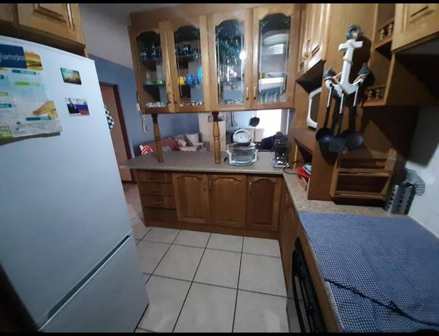 3 BEDROOM APARTMENT FOR SALE IN HARTENBOS CENTRAL